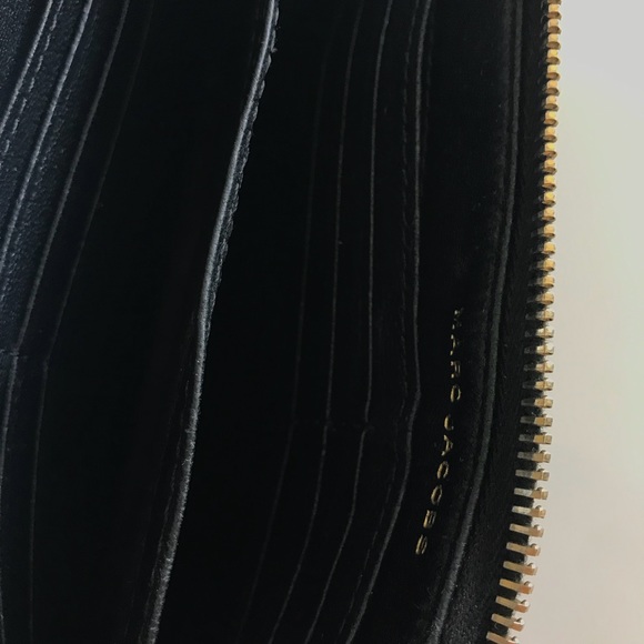 Marc Jacobs Quilted Wallet - Picture 4 of 8